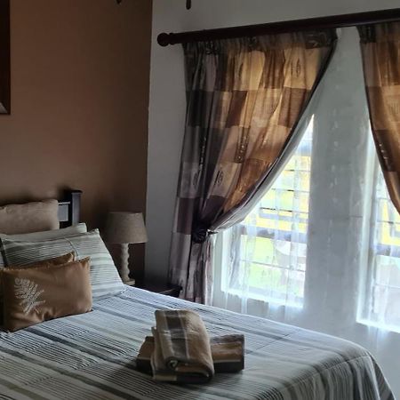 Unit 30 The Bridge - Family Unit In A Prime Spot On The Ground Floor Apartment St Lucia Bagian luar foto