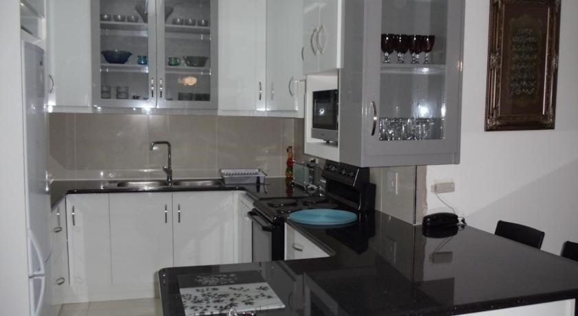 Unit 30 The Bridge - Family Unit In A Prime Spot On The Ground Floor Apartment St Lucia Bagian luar foto