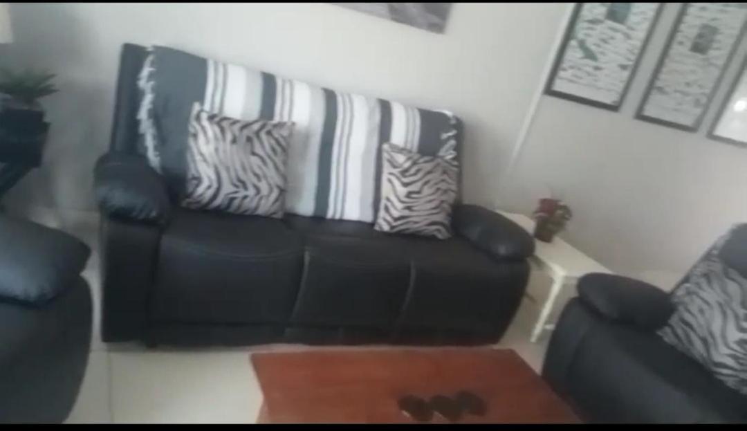 Unit 30 The Bridge - Family Unit In A Prime Spot On The Ground Floor Apartment St Lucia Bagian luar foto