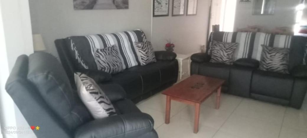 Unit 30 The Bridge - Family Unit In A Prime Spot On The Ground Floor Apartment St Lucia Bagian luar foto